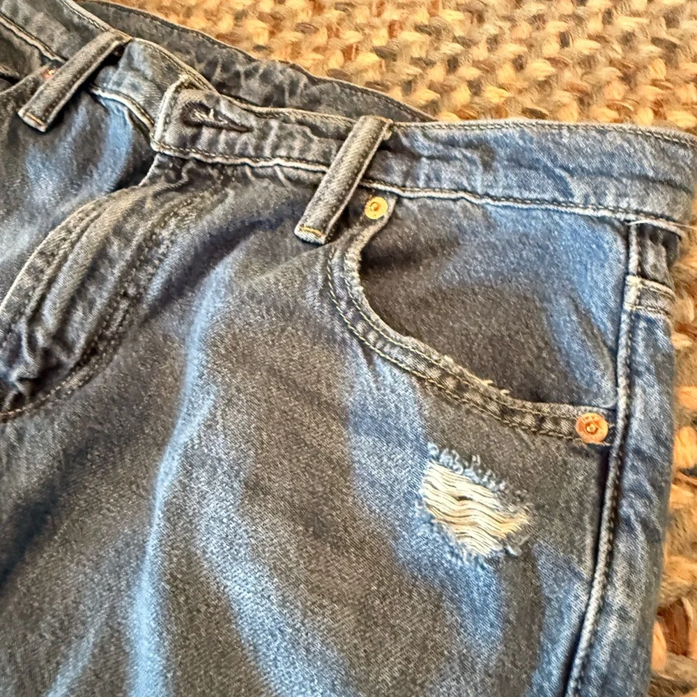 GAP Baggy Mid-Rise Distressed Jean sz 29 R - Picture 6 of 9